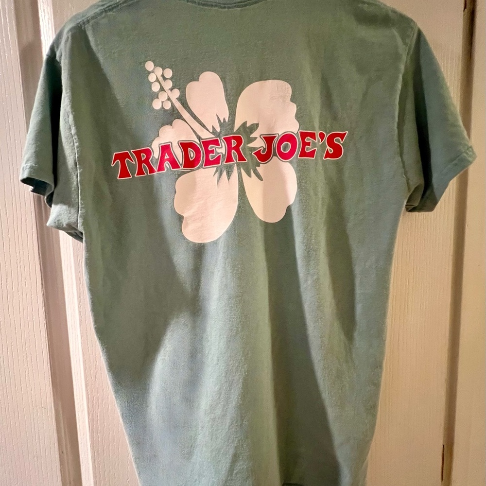 Trader Joe's Green Short Sleeve Tee